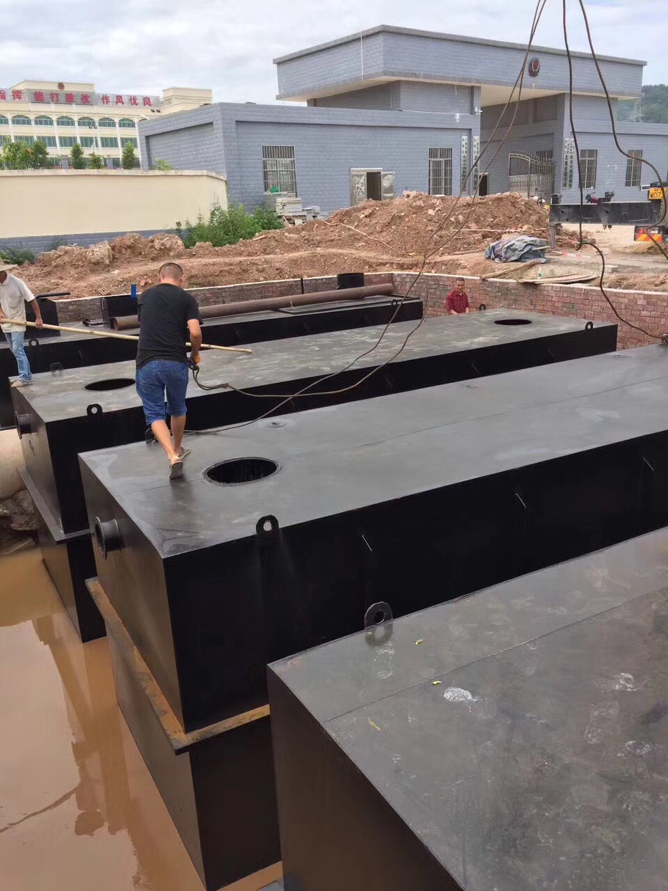 中小型工業(yè)污水處理設備.jpg 中小型工業(yè)污水處理設備.jpg